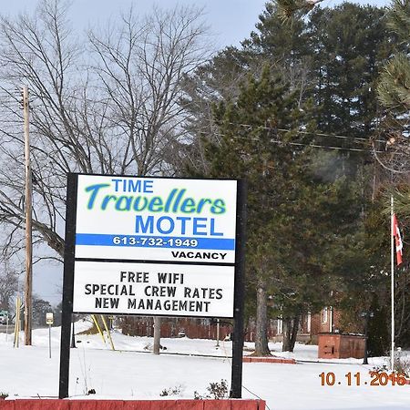 Time Travellers Motel Petawawa Exterior foto