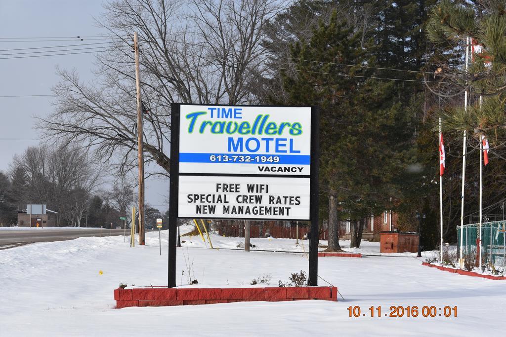 Time Travellers Motel Petawawa Exterior foto